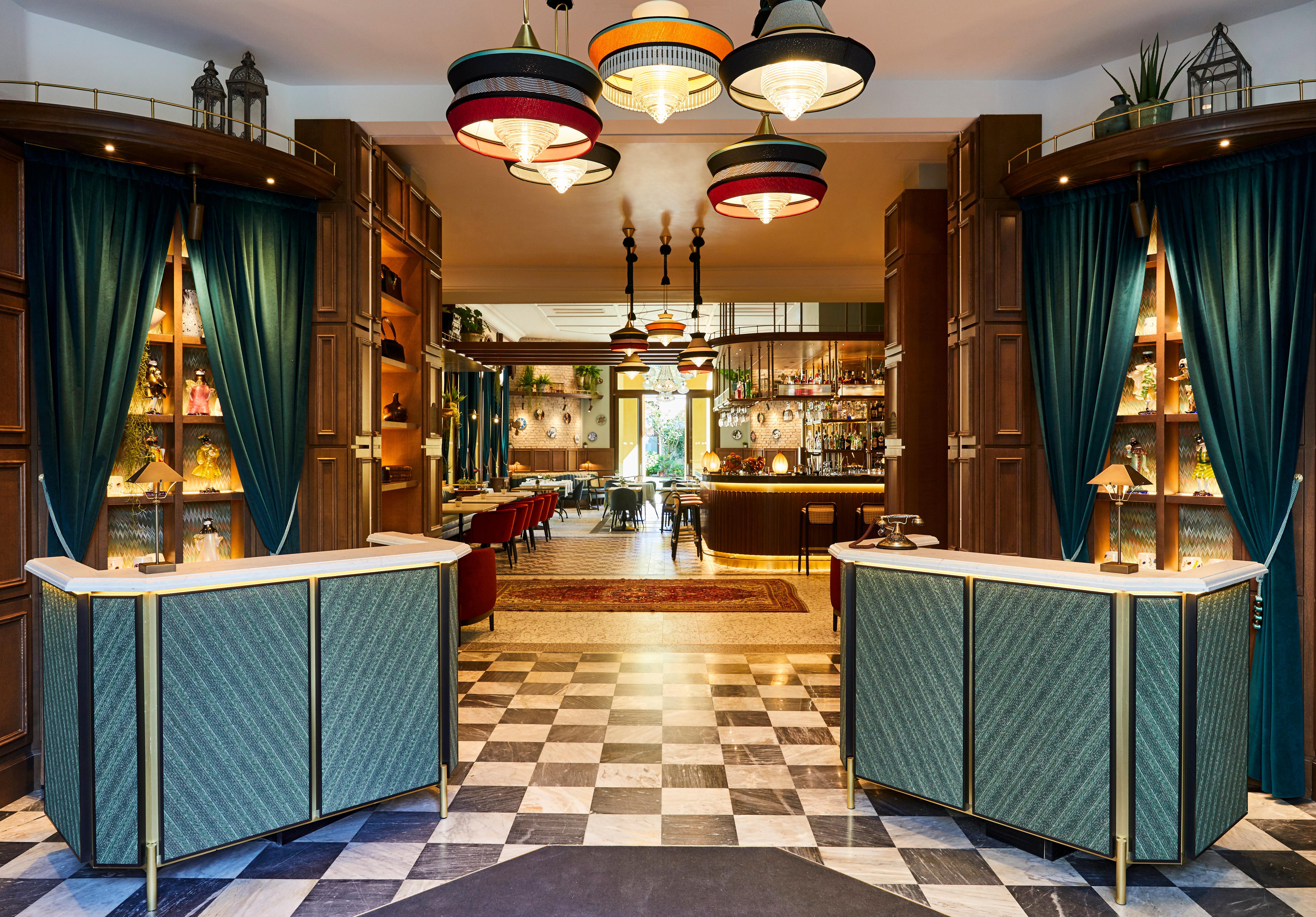 4⋆ HOTEL INDIGO VENICE - SANTELENA, AN IHG HOTEL ≡ Venice, Italy ≡ Lowest  Booking Rates For Hotel Indigo Venice - SantElena, An Ihg Hotel in Venice